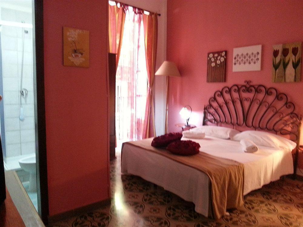 Hotel Regina ปาแลร์โม ภายนอก รูปภาพ
