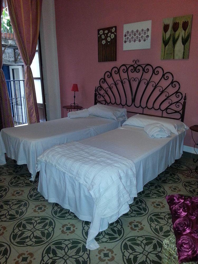 Hotel Regina ปาแลร์โม ภายนอก รูปภาพ