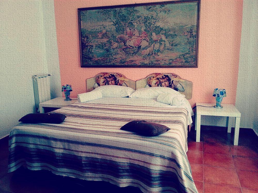 Hotel Regina ปาแลร์โม ภายนอก รูปภาพ